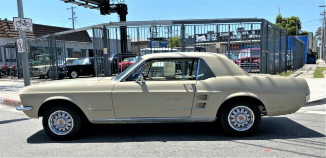 Ford Mustang 1967 image number 1