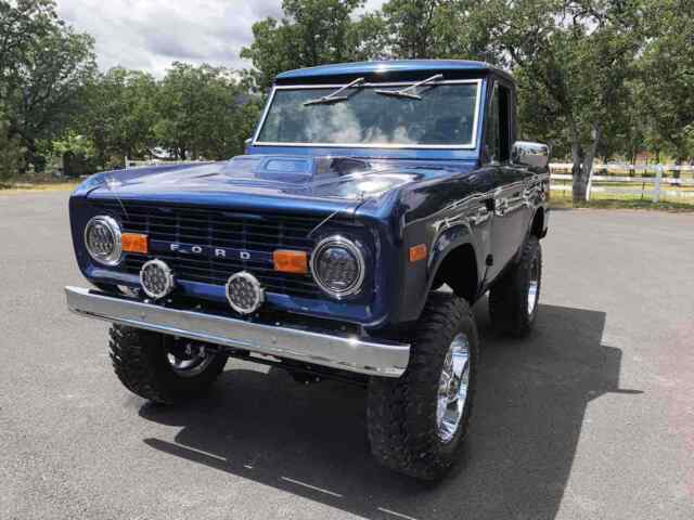 Ford Bronco 1976 image number 2