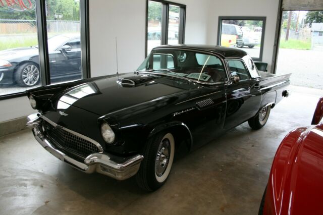 Ford Thunderbird 1957 image number 0