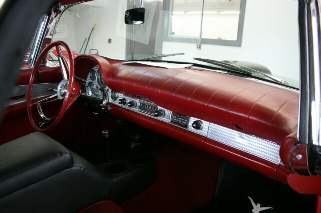 Ford Thunderbird 1957 image number 10