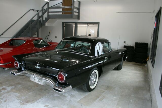 Ford Thunderbird 1957 image number 21