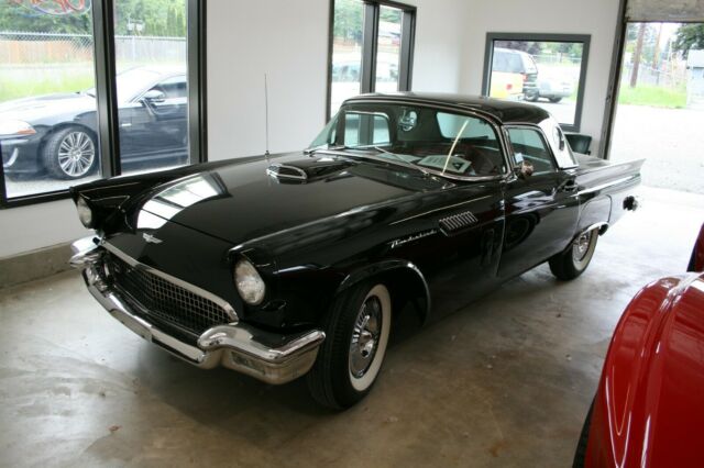 Ford Thunderbird 1957 image number 23