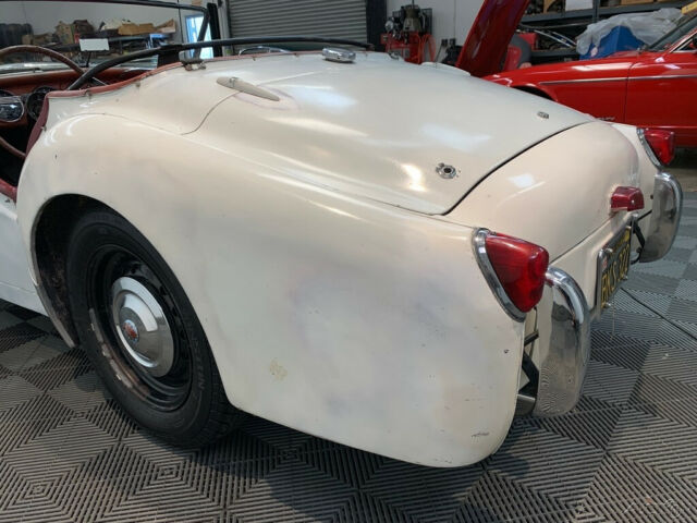 Triumph TR2 1955 image number 10