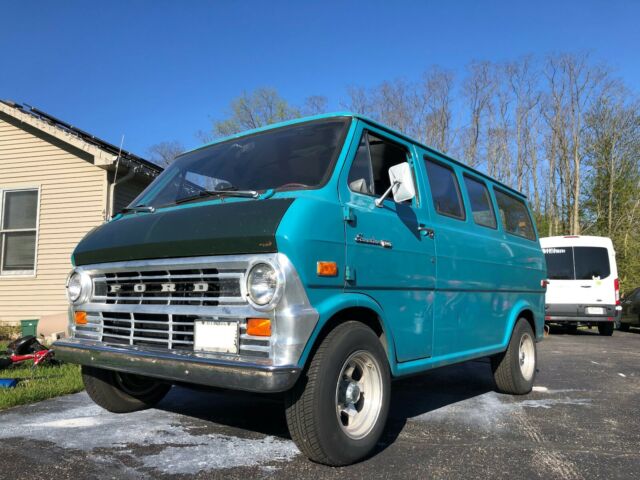 Ford E-Series Van 1970 image number 2