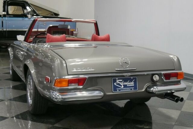 Mercedes-Benz SL-Class 1970 image number 10