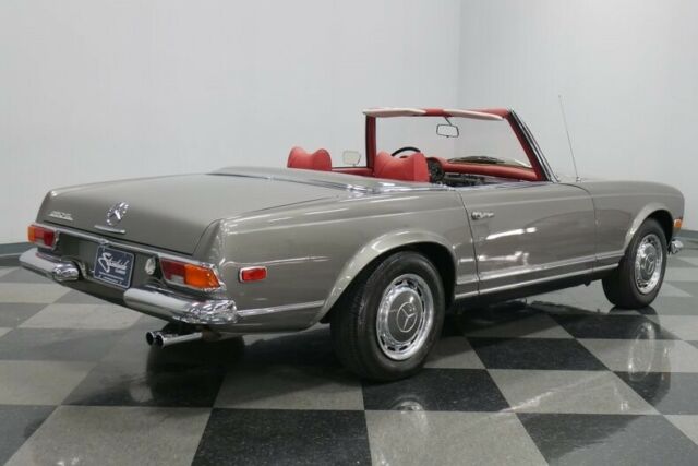 Mercedes-Benz SL-Class 1970 image number 13