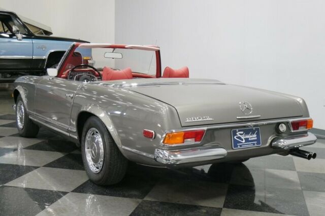 Mercedes-Benz SL-Class 1970 image number 33