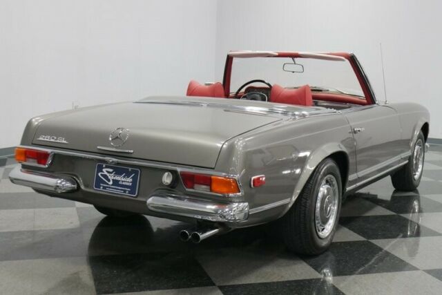 Mercedes-Benz SL-Class 1970 image number 36