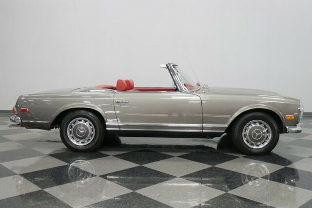 Mercedes-Benz SL-Class 1970 image number 39