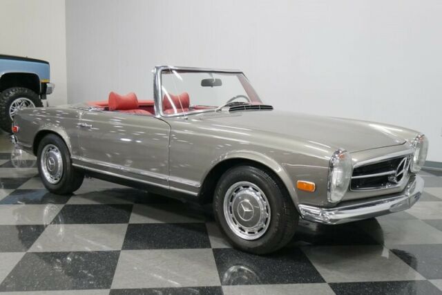 Mercedes-Benz SL-Class 1970 image number 40