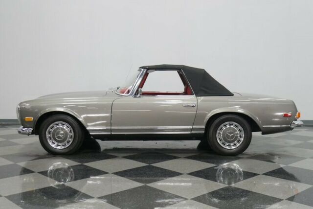 Mercedes-Benz SL-Class 1970 image number 47