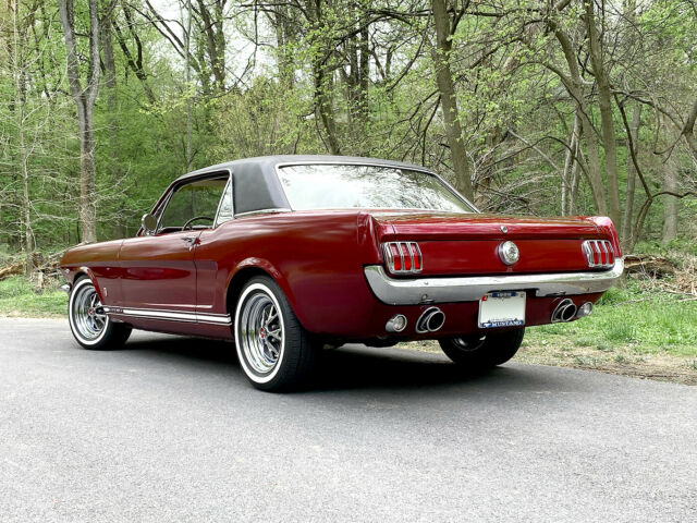 Ford Mustang 1966 image number 24