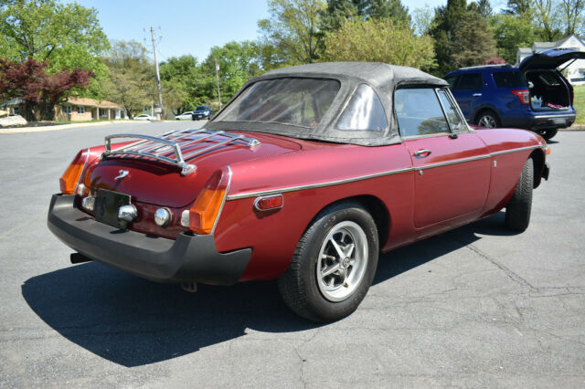 MG MGB 1976 image number 27