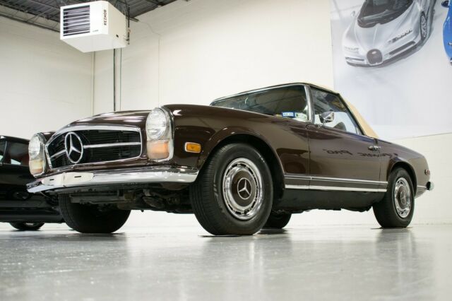 Mercedes-Benz SL-Class 1969 image number 22