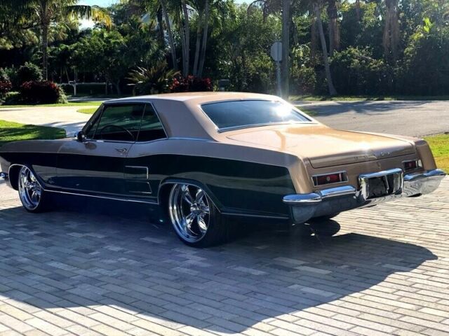 Buick Riviera 1963 image number 10