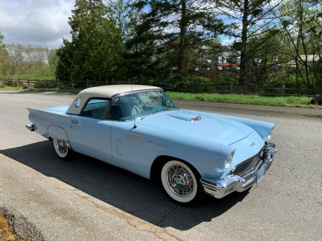 Ford Thunderbird 1957 image number 24