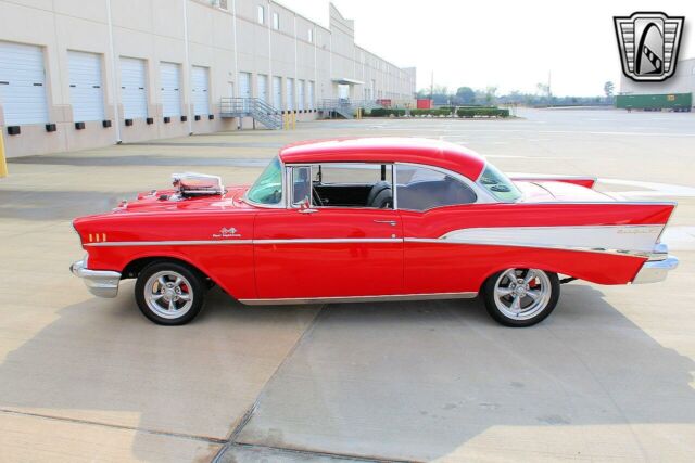 Chevrolet Bel Air/150/210 1957 image number 2