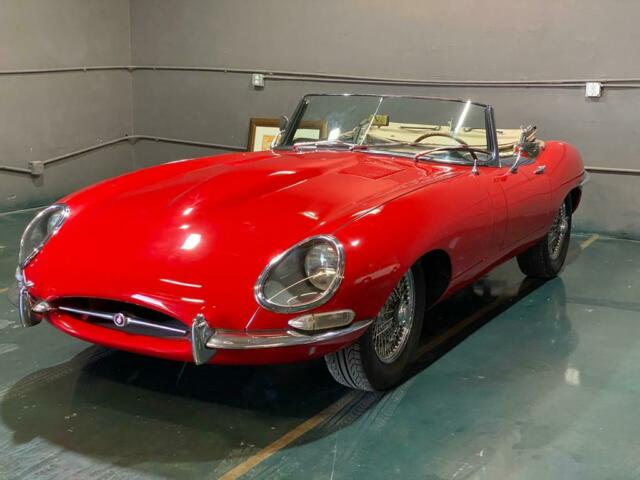 Jaguar E-Type 1962 image number 3