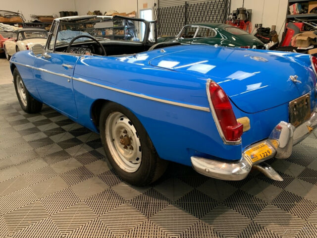 MG MGC 1969 image number 10