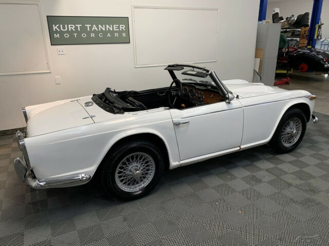 Triumph TR4A 1967 image number 14