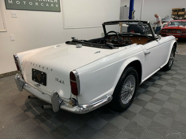 Triumph TR4A 1967 image number 15