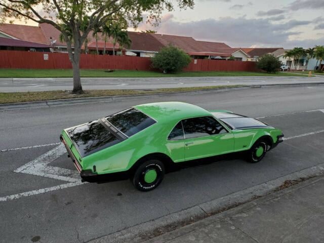 Oldsmobile Toronado 1968 image number 11