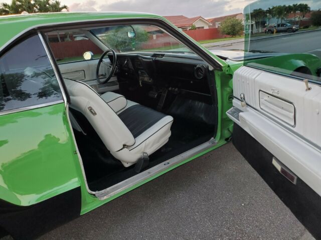 Oldsmobile Toronado 1968 image number 15