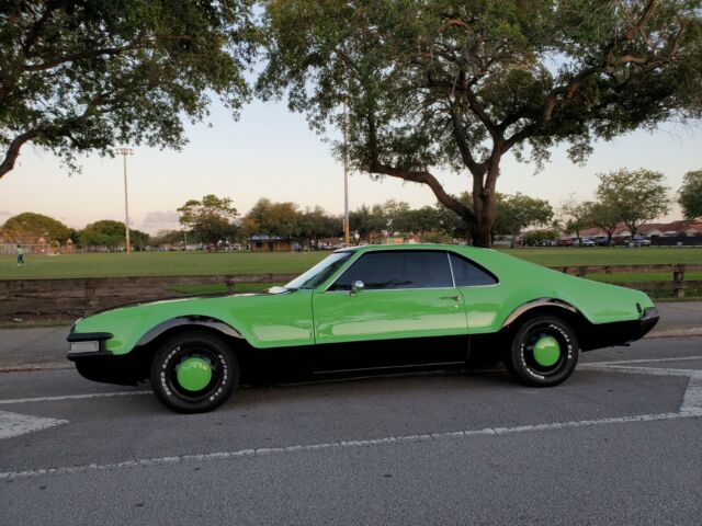 Oldsmobile Toronado 1968 image number 28