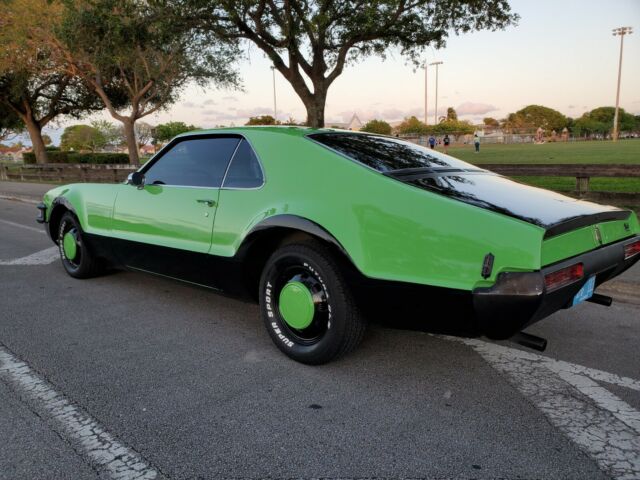 Oldsmobile Toronado 1968 image number 29