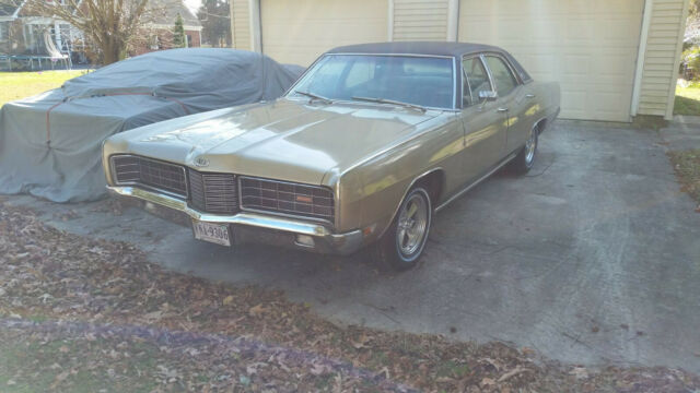 Ford Galaxie 1970 image number 24