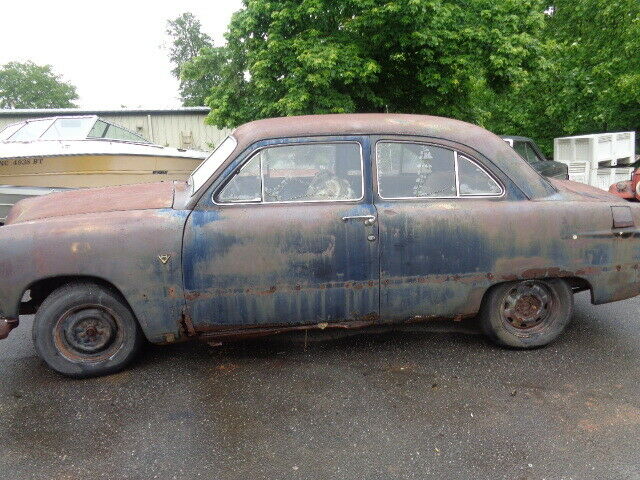 Ford Deluxe 1951 image number 0