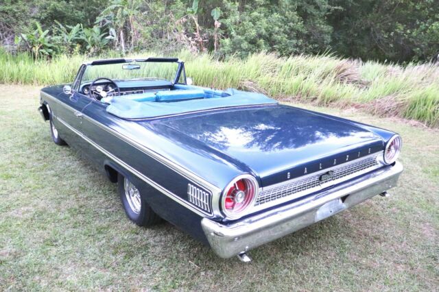 Ford Galaxie 1963 image number 2