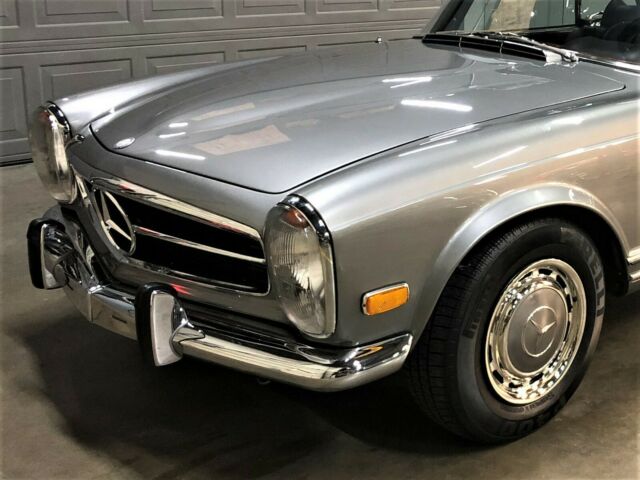 Mercedes-Benz SL-Class 1970 image number 21