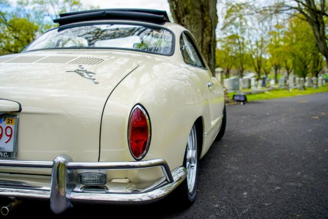 Volkswagen Karmann Ghia 1968 image number 9