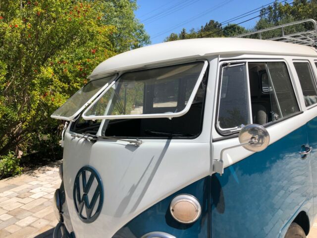 Volkswagen Bus/Vanagon 1967 image number 17