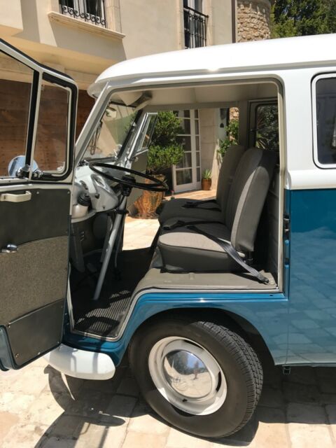 Volkswagen Bus/Vanagon 1967 image number 27