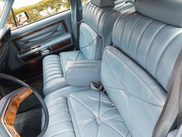 Lincoln Continental 1979 image number 11