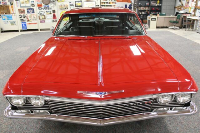 Chevrolet Impala 1965 image number 28