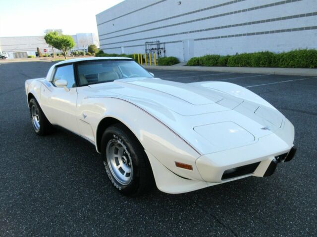 Chevrolet Corvette 1979 image number 29