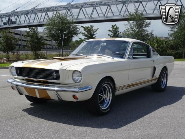 Ford Mustang 1966 image number 12