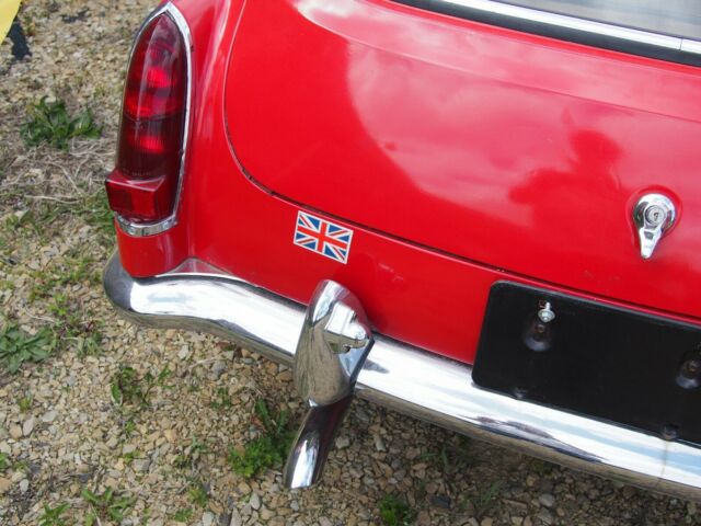 MG MGB 1967 image number 32