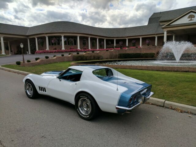 Chevrolet Corvette 1968 image number 16