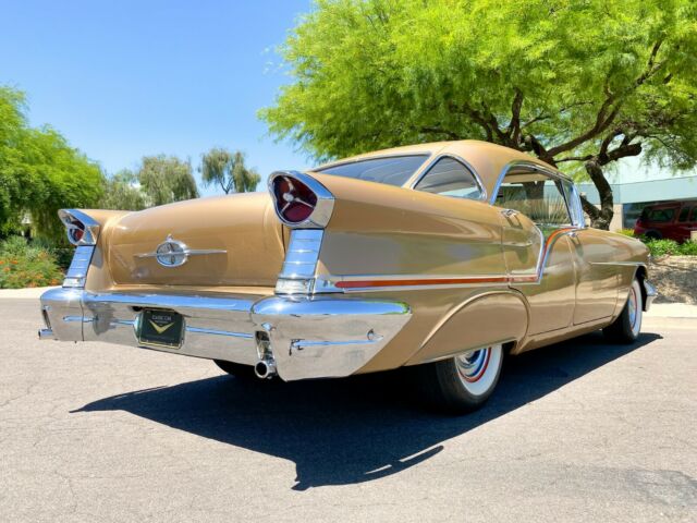 Oldsmobile Super 88 1957 image number 15