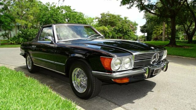 Mercedes-Benz SL-Class 1972 image number 29