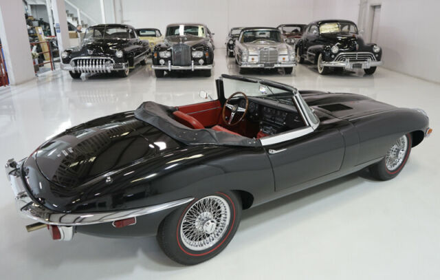 Jaguar E-Type 1971 image number 8