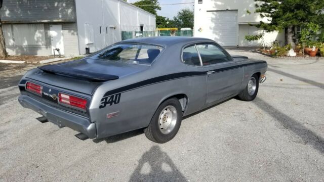 Plymouth Duster 1972 image number 28