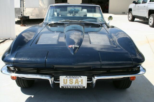 Chevrolet Corvette 1963 image number 29