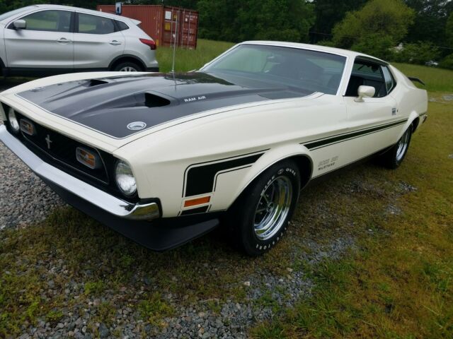 Ford Mustang 1971 image number 25