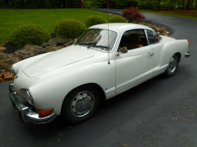 Volkswagen Karmann Ghia 1974 image number 2