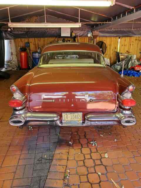 Pontiac Star Chief 1957 image number 2